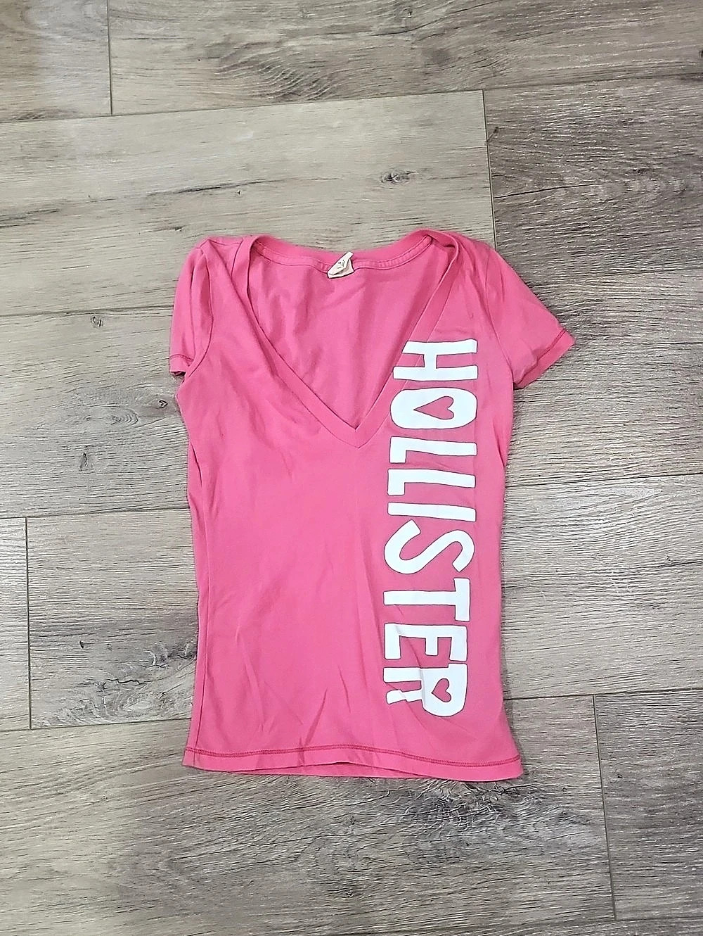 Hollister Graphic Short Sleeve Tee in Pink Size Small